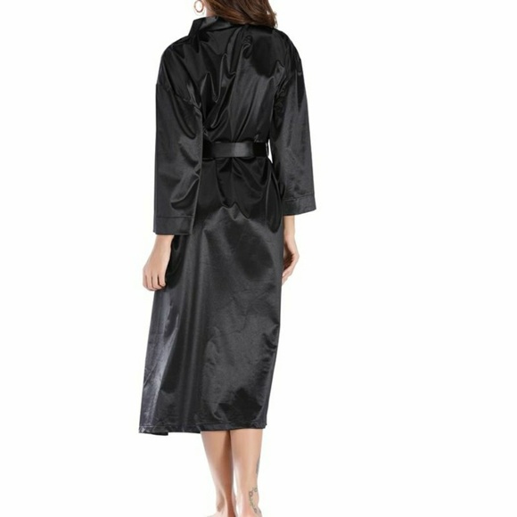 Black Sexy Long Satin Bathrobe - Picture 5 of 8